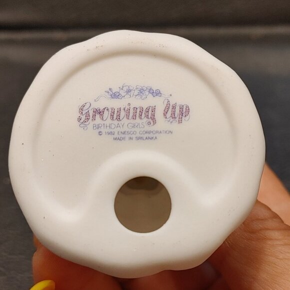 Enesco Growing Up Girls “Age 4” Porcelain Figurine - Picture 4 of 5